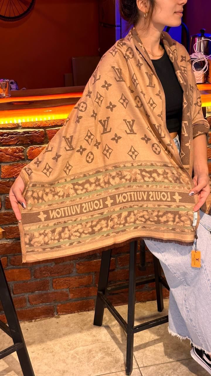 Pañuelo Louis Vuitton estampado - Imagen 4