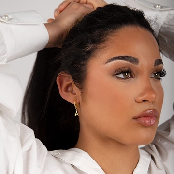 Pendientes de aro con inicial a elegir - Imagen 2