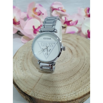 Reloj Guess triángulo - Imagen 1