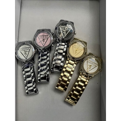 Reloj Guess triángulo - Imagen 1
