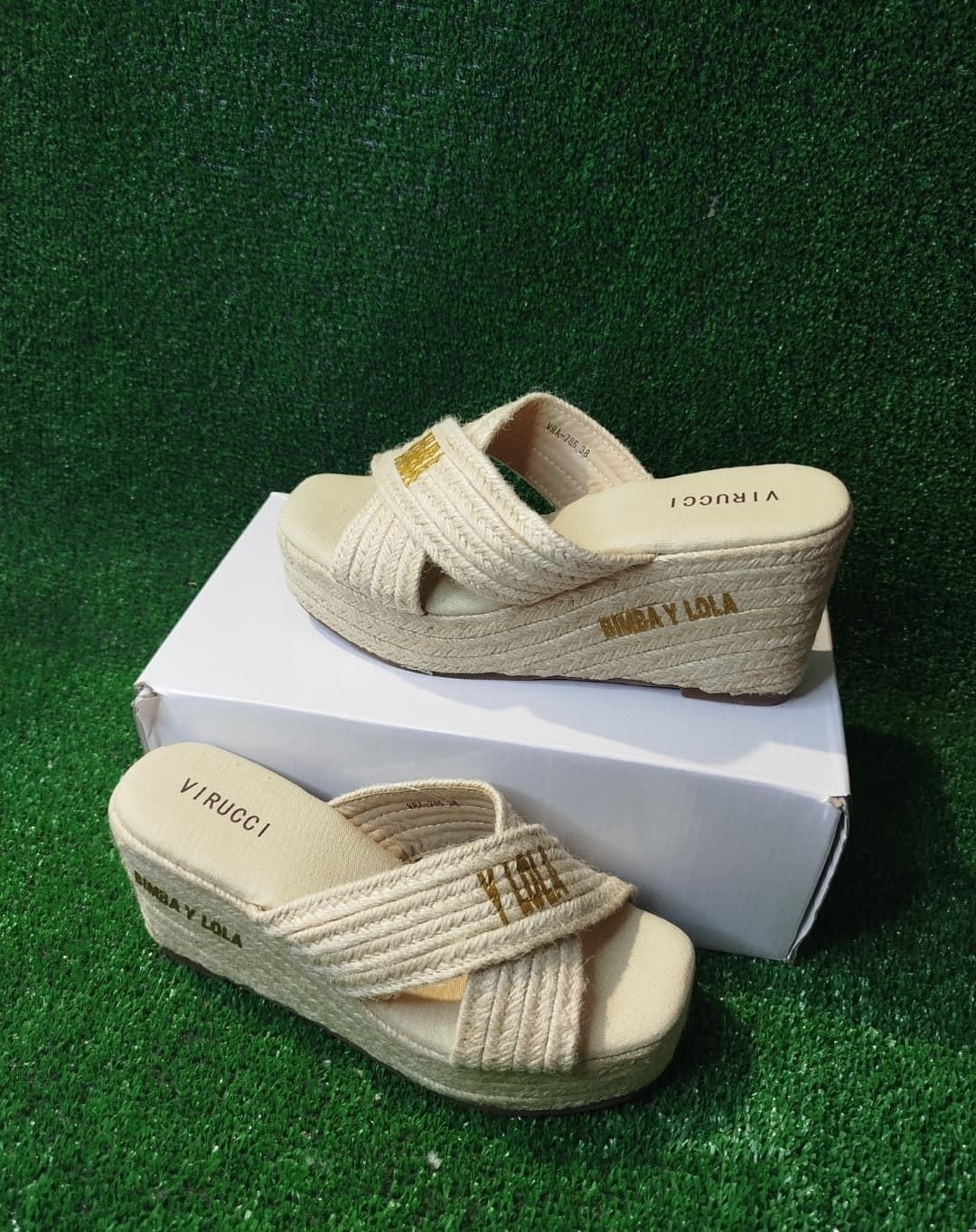 Sandalias cruzadas de esparto Bimba y Lola - Imagen 1