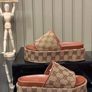 Sandalias Gucci con plataforma - Imagen 1