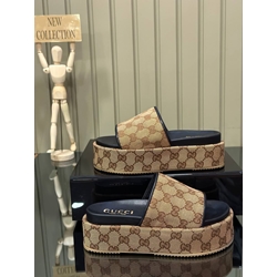 Sandalias Gucci con plataforma - Imagen 2