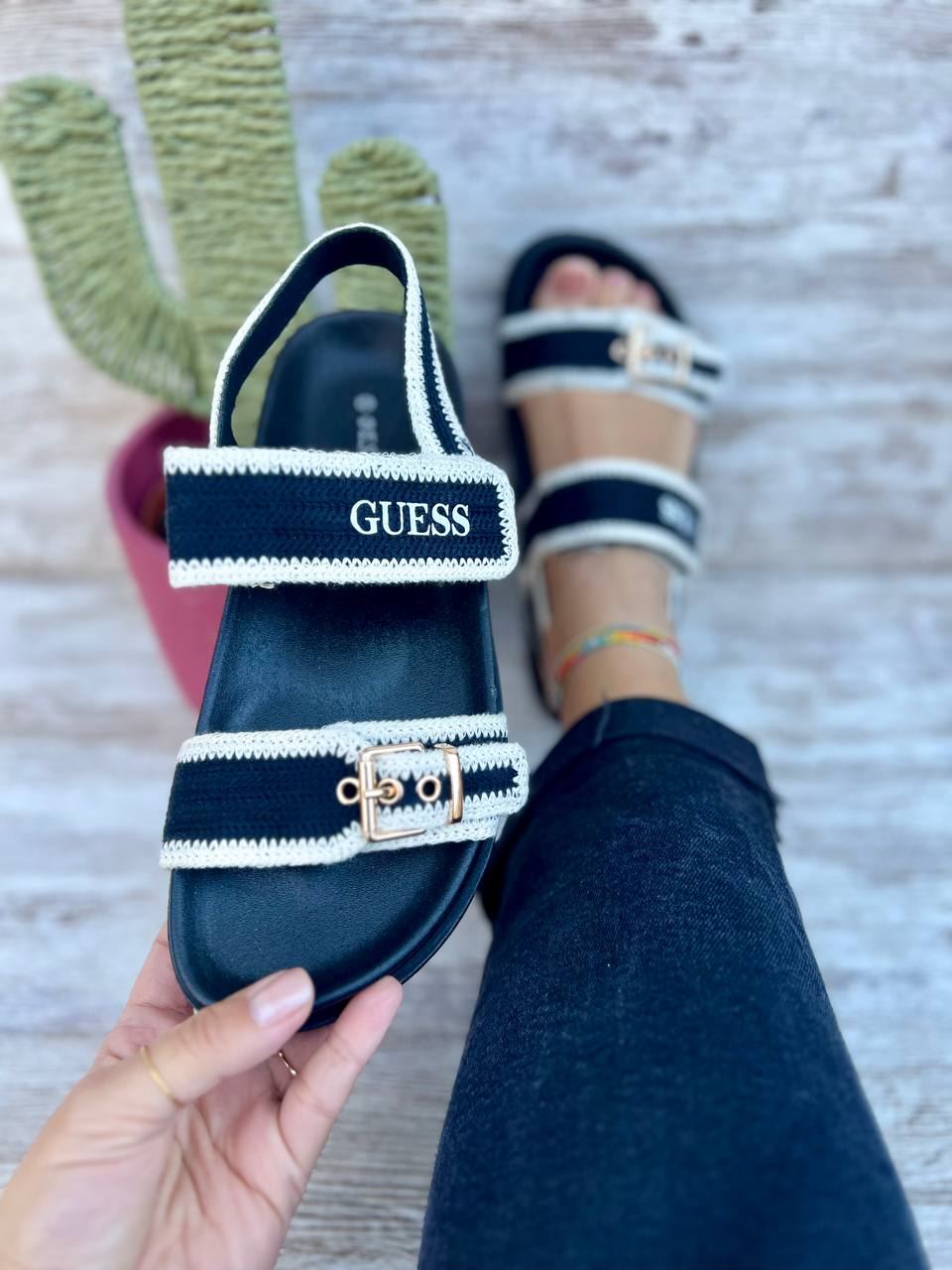 Sandalias Guess novedad - Imagen 2