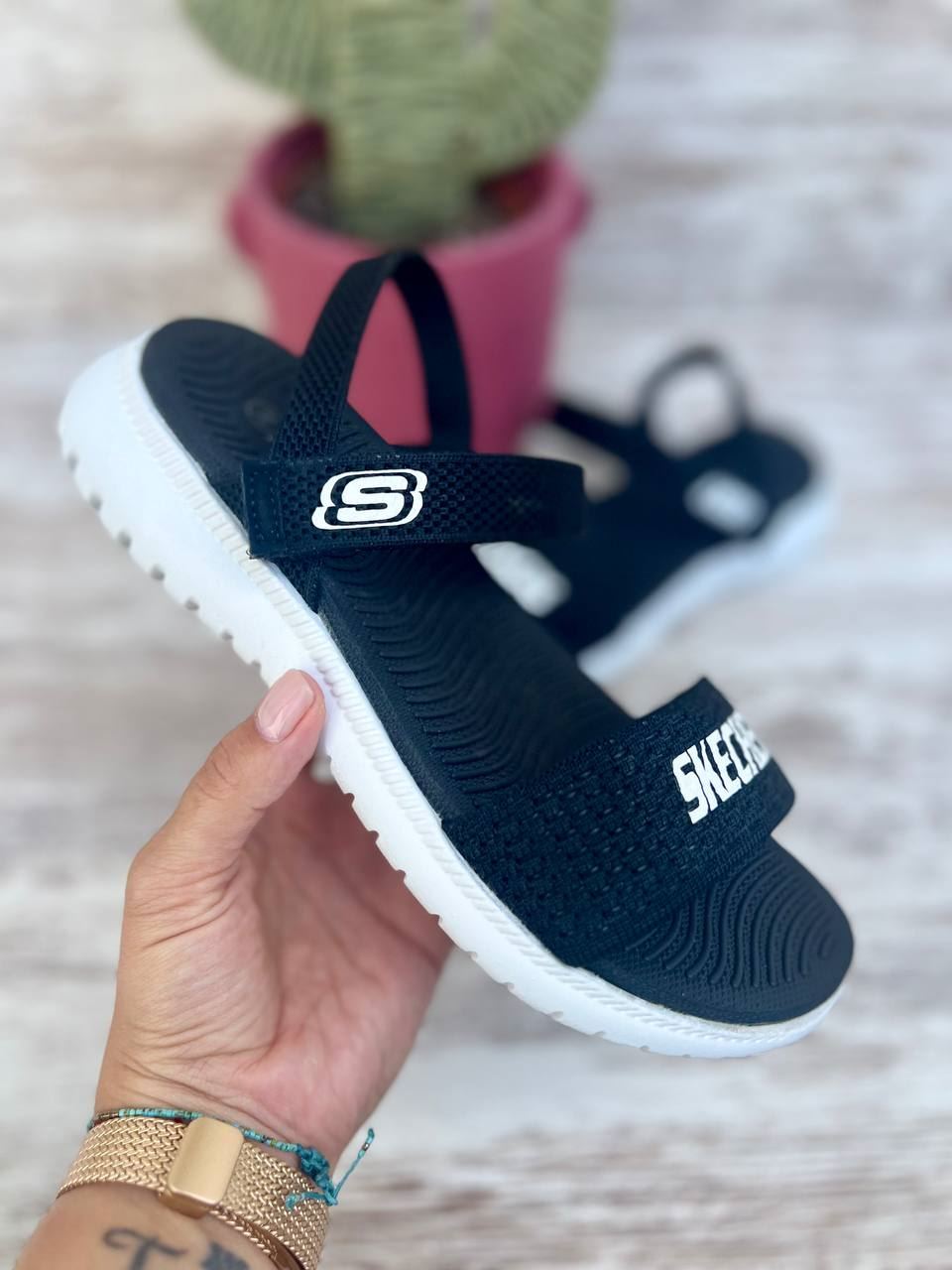 Sandalias Skechers de mujer - Imagen 1