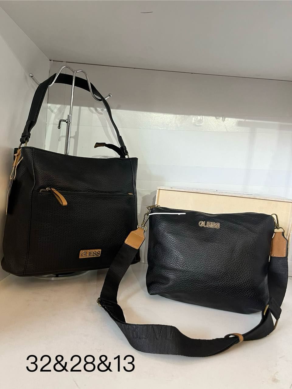 Set de bolso y bandolera Guess - Imagen 4