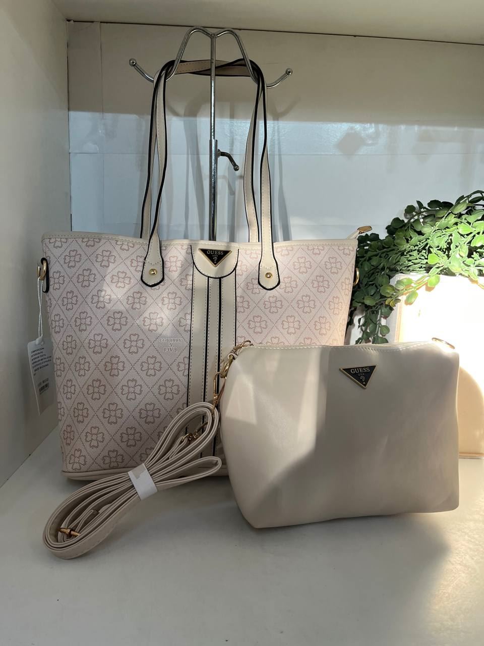 Set de bolso y neceser Guess - Imagen 3