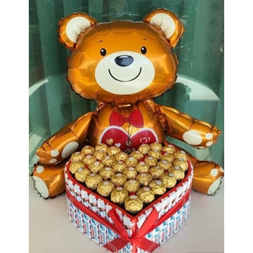 Tarta grande corazón Kinder y globo osito san Valentín y aniversarios - Imagen 1