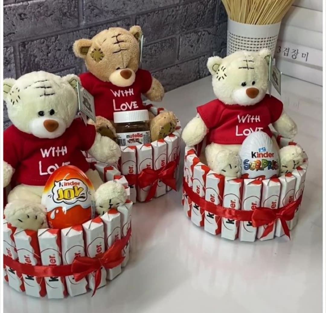 Tarta Kinder mini con osito para san Valentín - Imagen 1