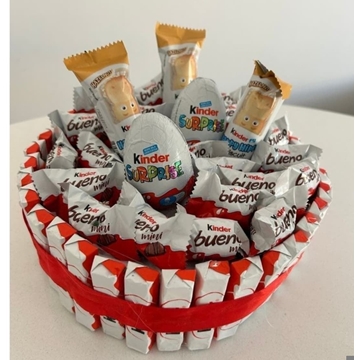 Tarta Kinder regalo San Valentín - Imagen 1