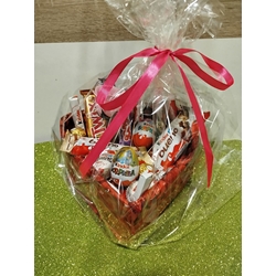 Tarta Kinder San Valentín pareja - Imagen 1