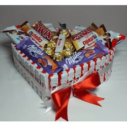 Tarta san valentin Kinder y Milka aniversario - Imagen 1