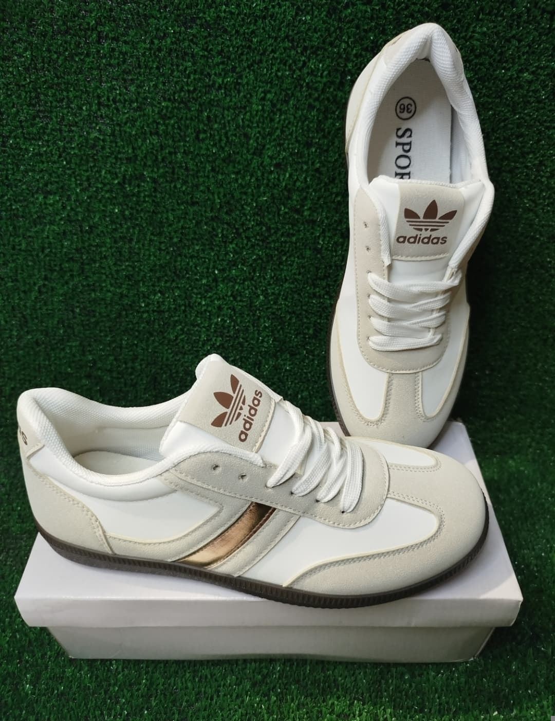 Zapatillas Adidas bronce - Imagen 1