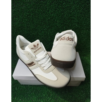 Zapatillas Adidas bronce - Imagen 2