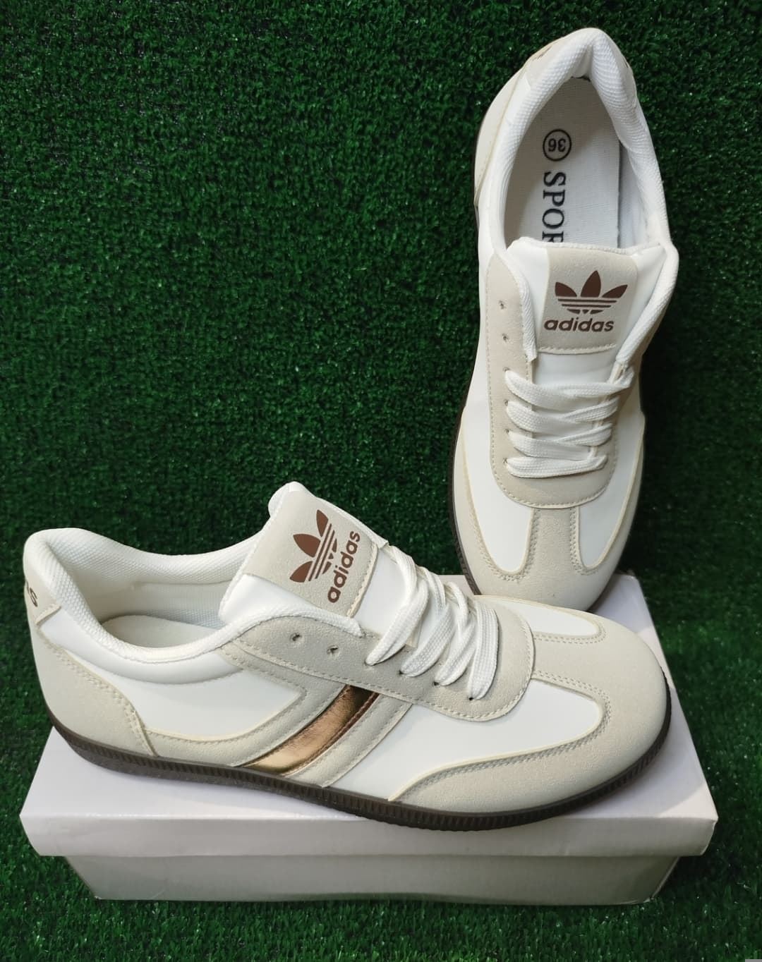 Zapatillas Adidas bronce - Imagen 2