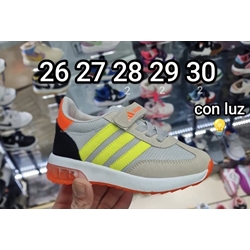 Zapatillas Adidas con luz - Imagen 2