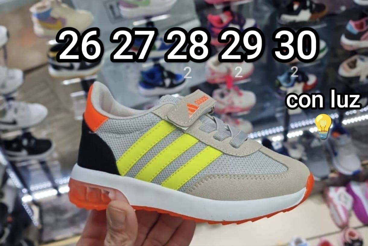 Zapatillas Adidas con luz - Imagen 1