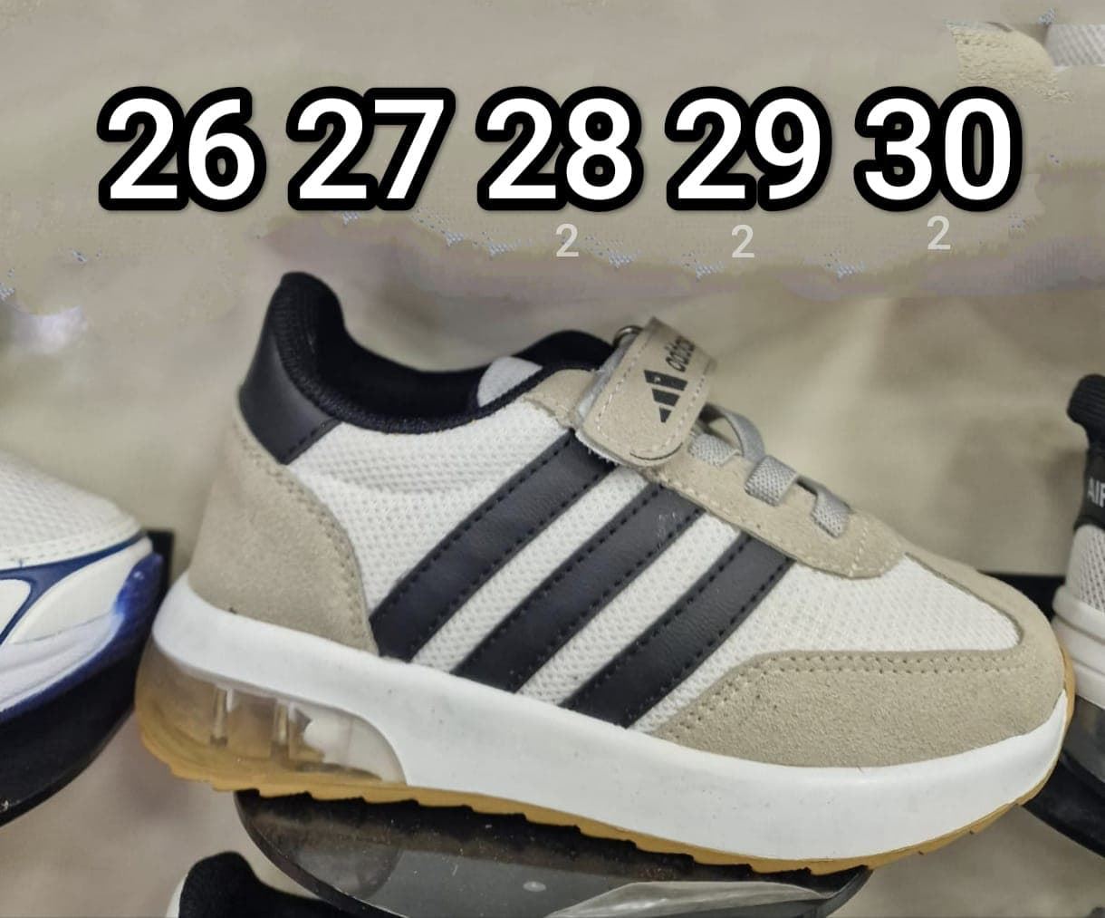 Zapatillas Adidas con luz - Imagen 2