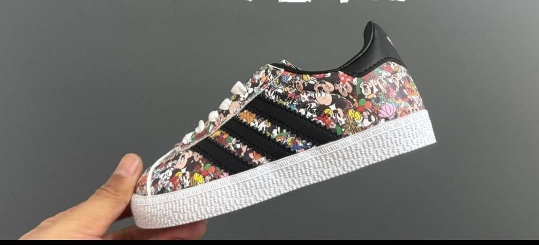 Zapatillas Adidas Gazelle Disney Mickey Mouse - Imagen 1