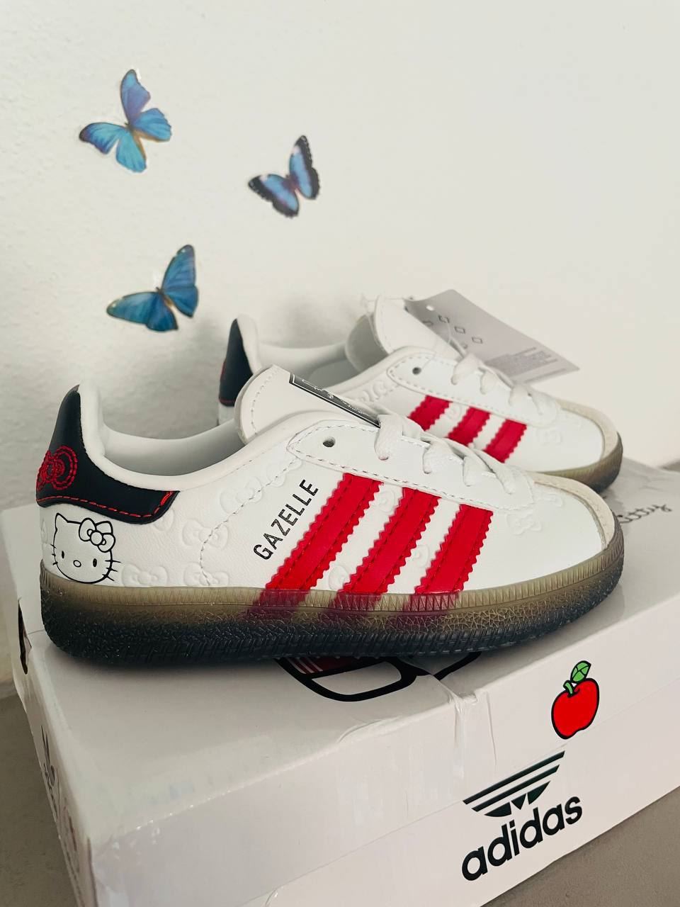 Zapatillas Adidas Gazelle Hello Kitty - Imagen 2