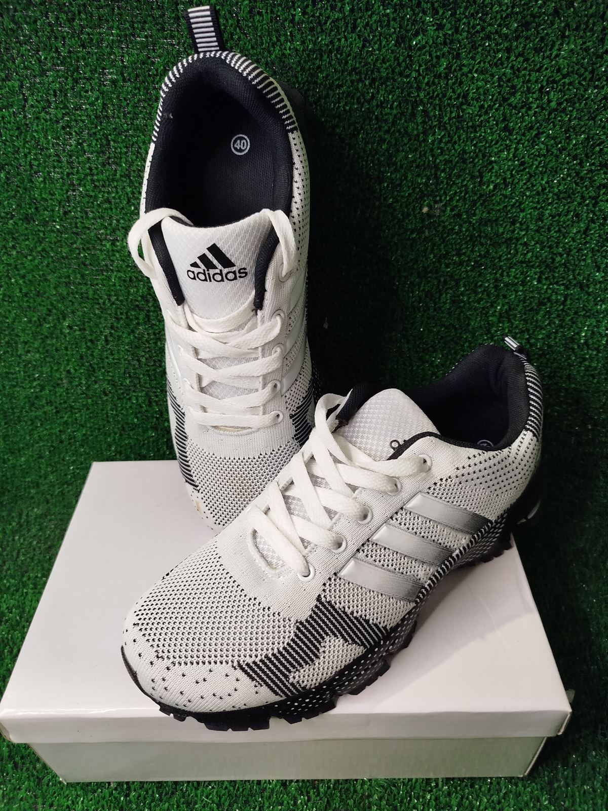 Zapatillas Adidas oferta - Imagen 1