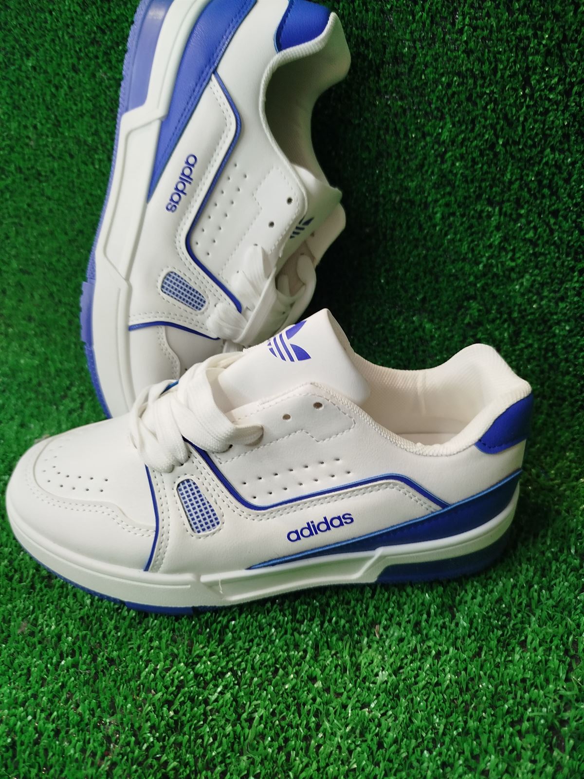 Zapatillas Adidas oferta - Imagen 1