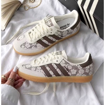 Zapatillas Adidas samba encaje floral - Imagen 1