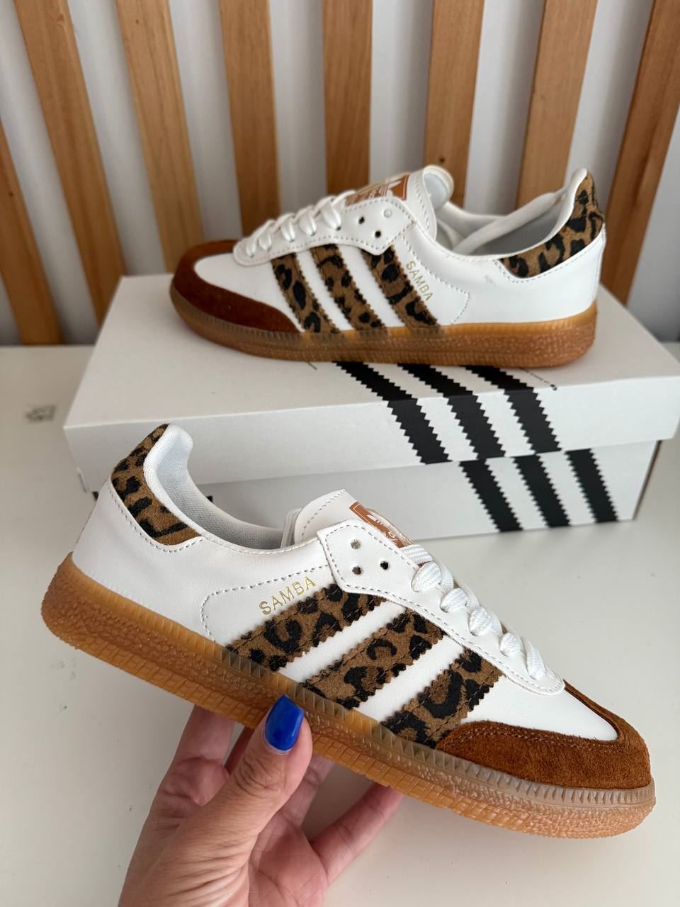 Zapatillas Adidas samba estampado leopardo - Imagen 4