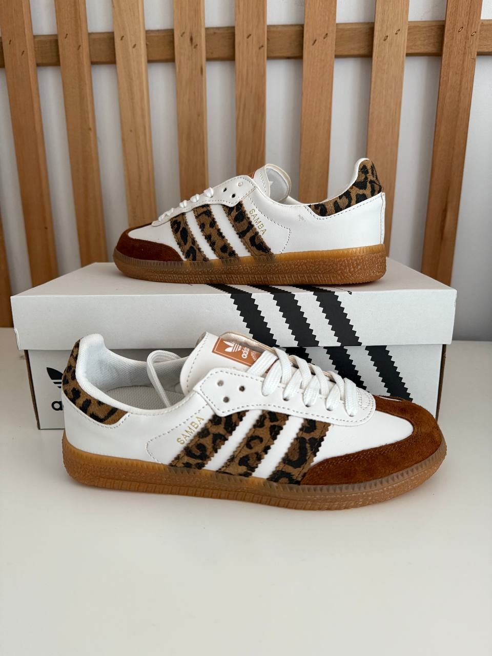 Zapatillas Adidas samba estampado leopardo - Imagen 5