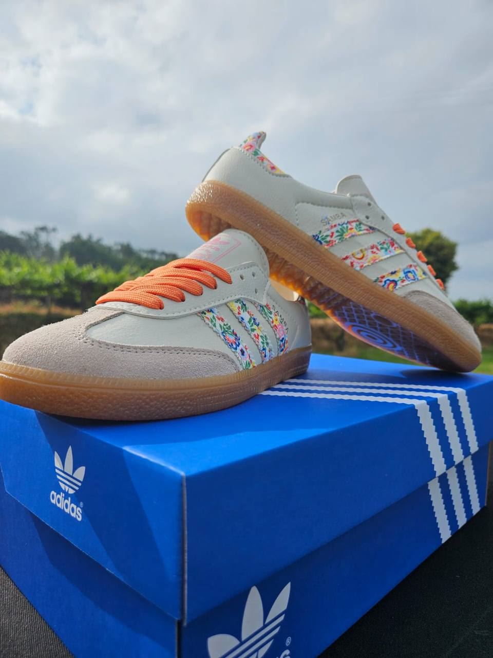 Zapatillas Adidas samba flores - Imagen 2