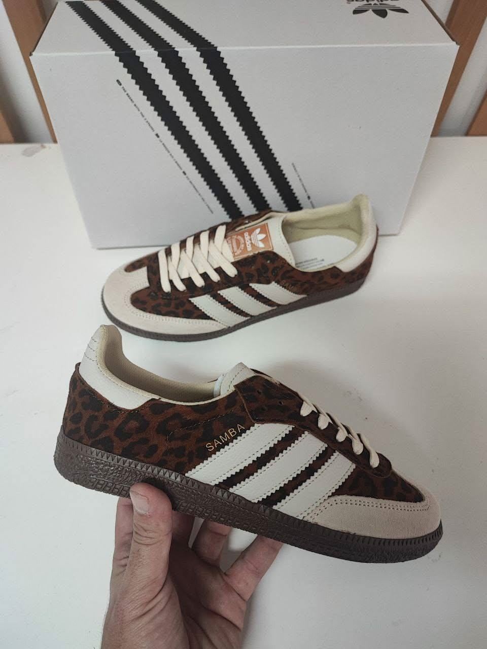Zapatillas Adidas samba Leopardo - Imagen 1
