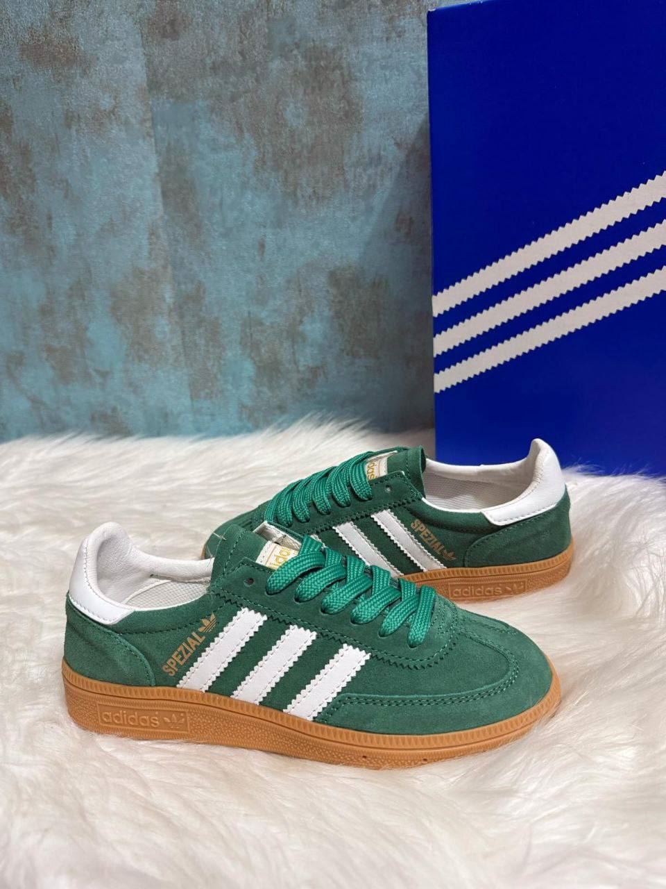 Zapatillas Adidas Spezial terciopelo - Imagen 4