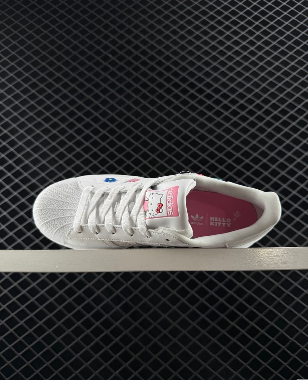 Zapatillas Adidas Superstar Hello Kitty - Imagen 2