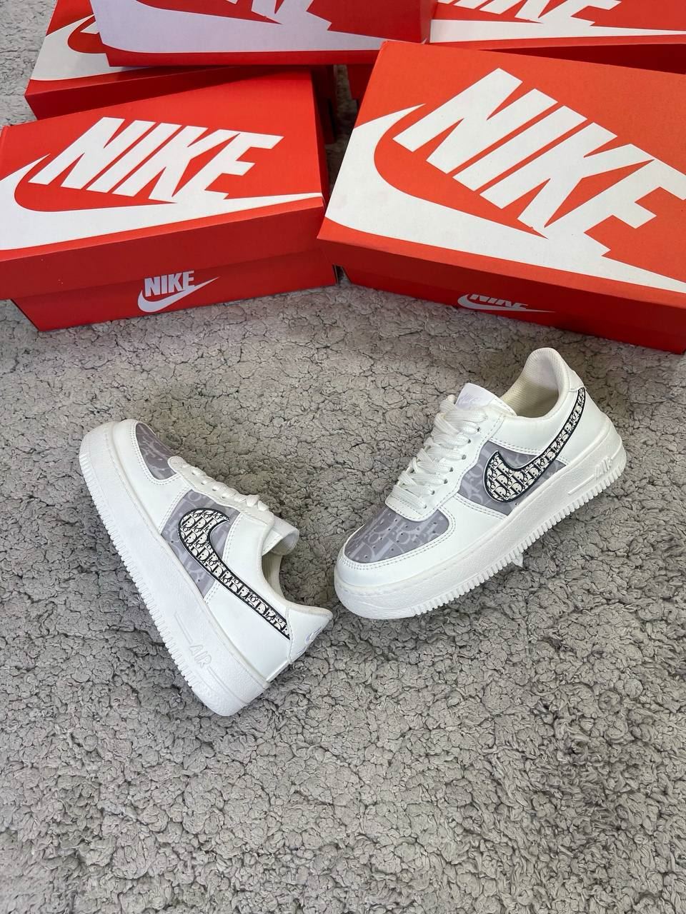 Zapatillas Air force One Dior - Imagen 1