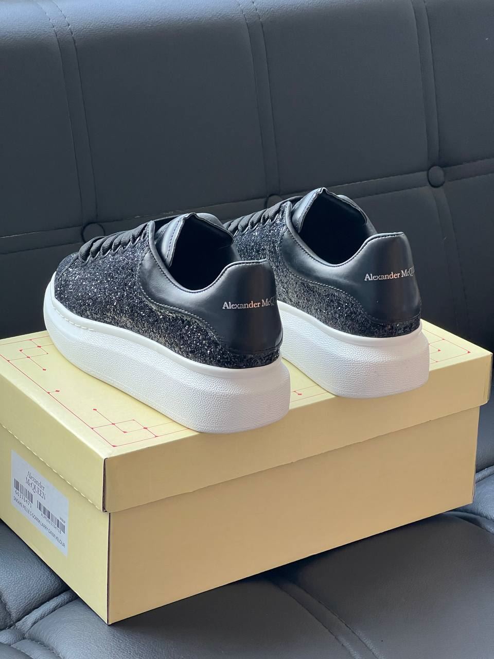 Zapatillas Alexander McQueen purpurina - Imagen 5