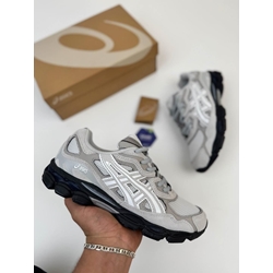 Zapatillas Asics 2025 - Imagen 1