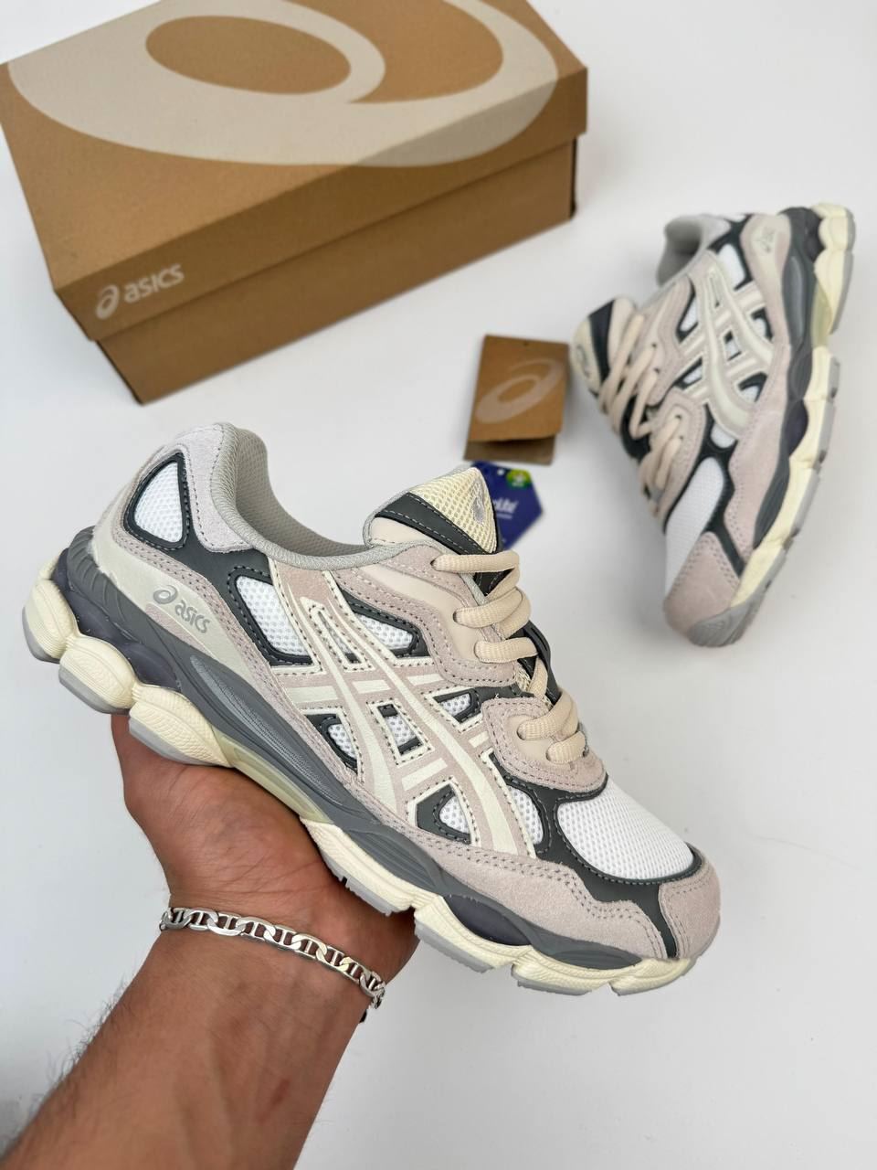 Zapatillas Asics 2025 - Imagen 2