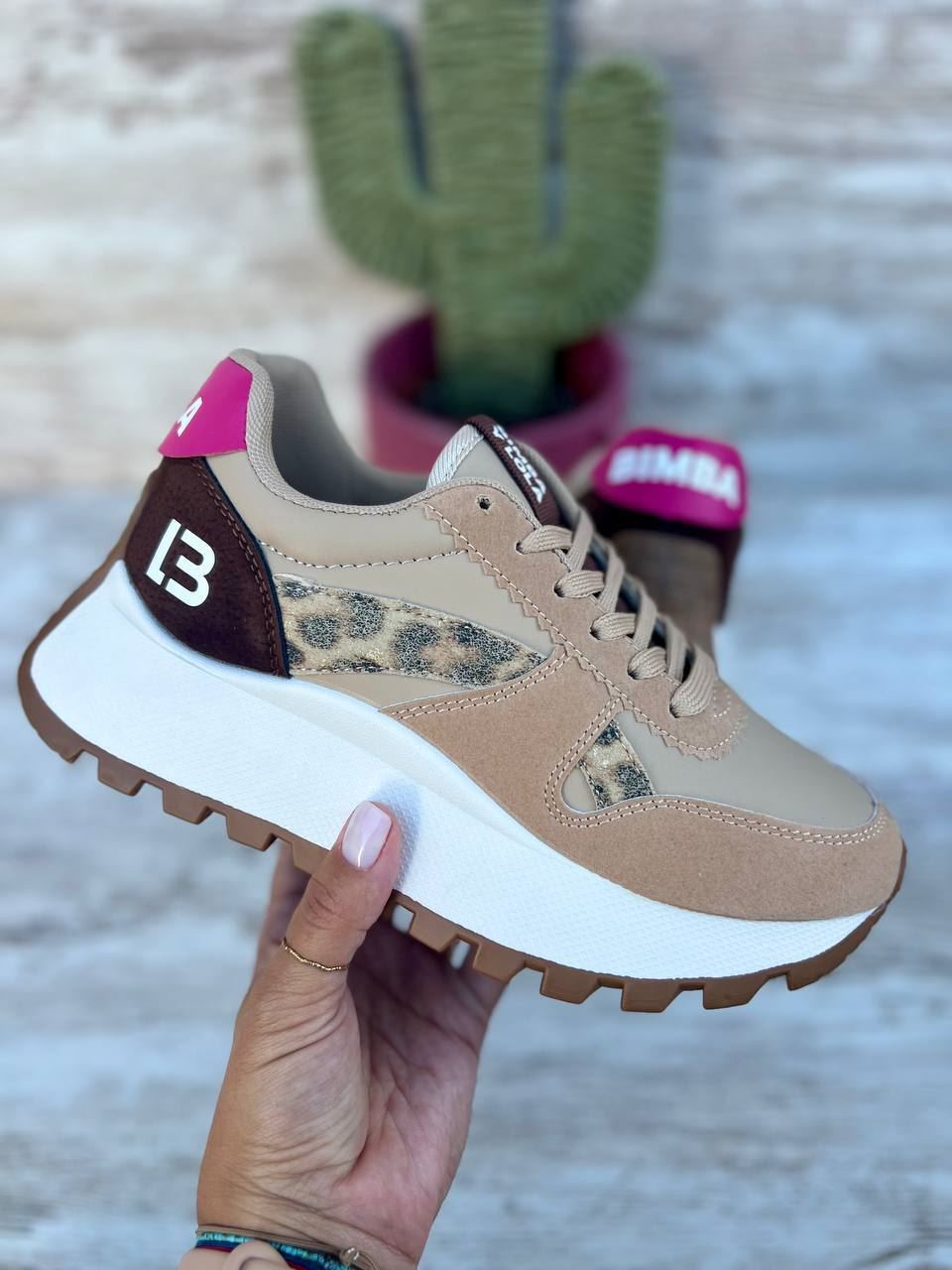 Zapatillas Bimba y Lola con estampado de leopardo - Imagen 1
