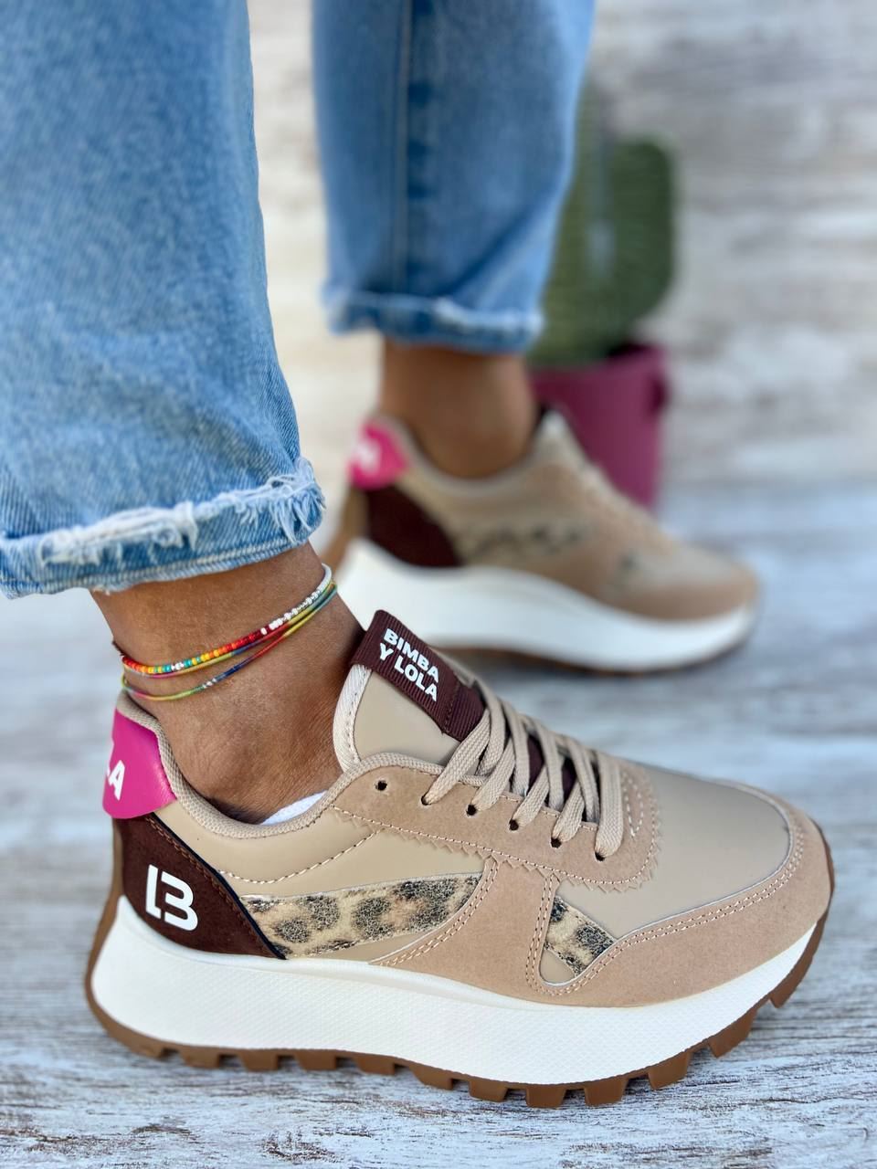 Zapatillas Bimba y Lola con estampado de leopardo - Imagen 2