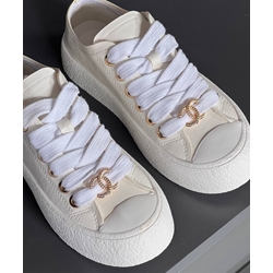 Zapatillas Chanel de mujer - Imagen 2