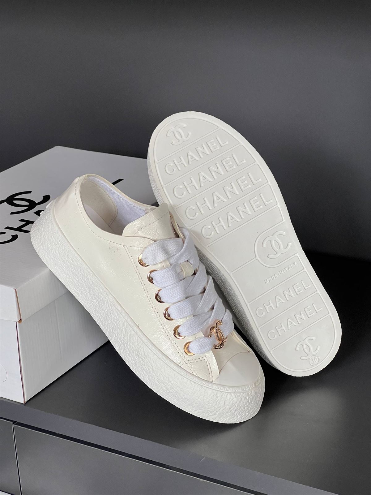 Zapatillas Chanel de mujer - Imagen 4