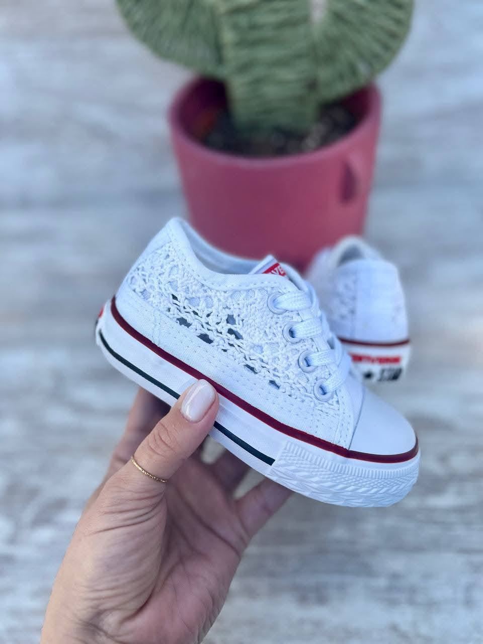 Zapatillas Converse crochet para niños - Imagen 1