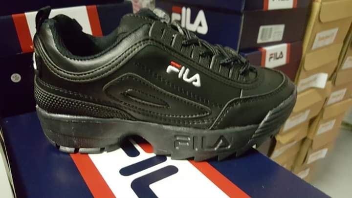 Zapatillas de fila bordadas - Imagen 1