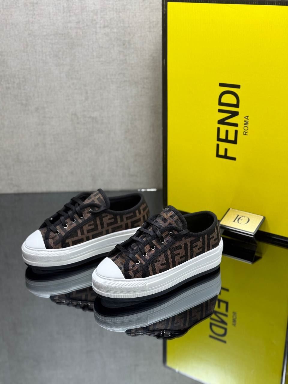 Zapatillas Fendi  Dominó lona - Imagen 1
