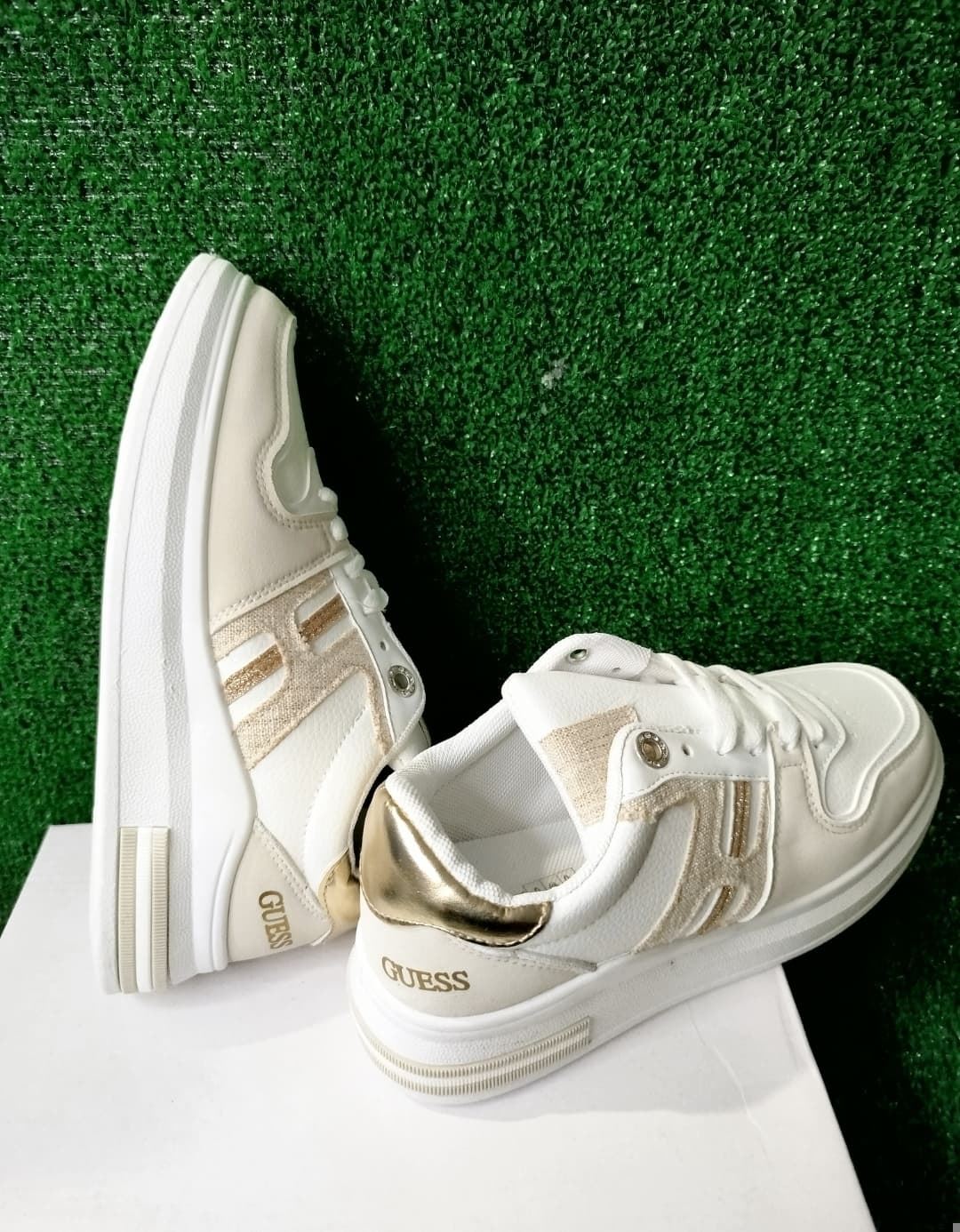 Zapatillas Guess mujer - Imagen 2