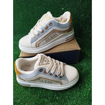 Zapatillas Guess niña liquidación - Imagen 1