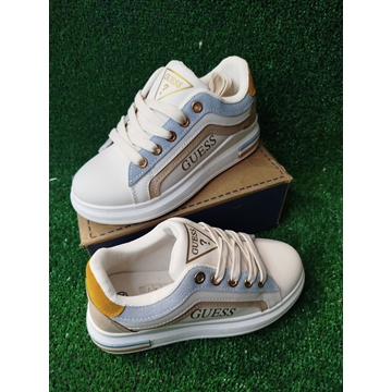 Zapatillas Guess niña liquidación - Imagen 2