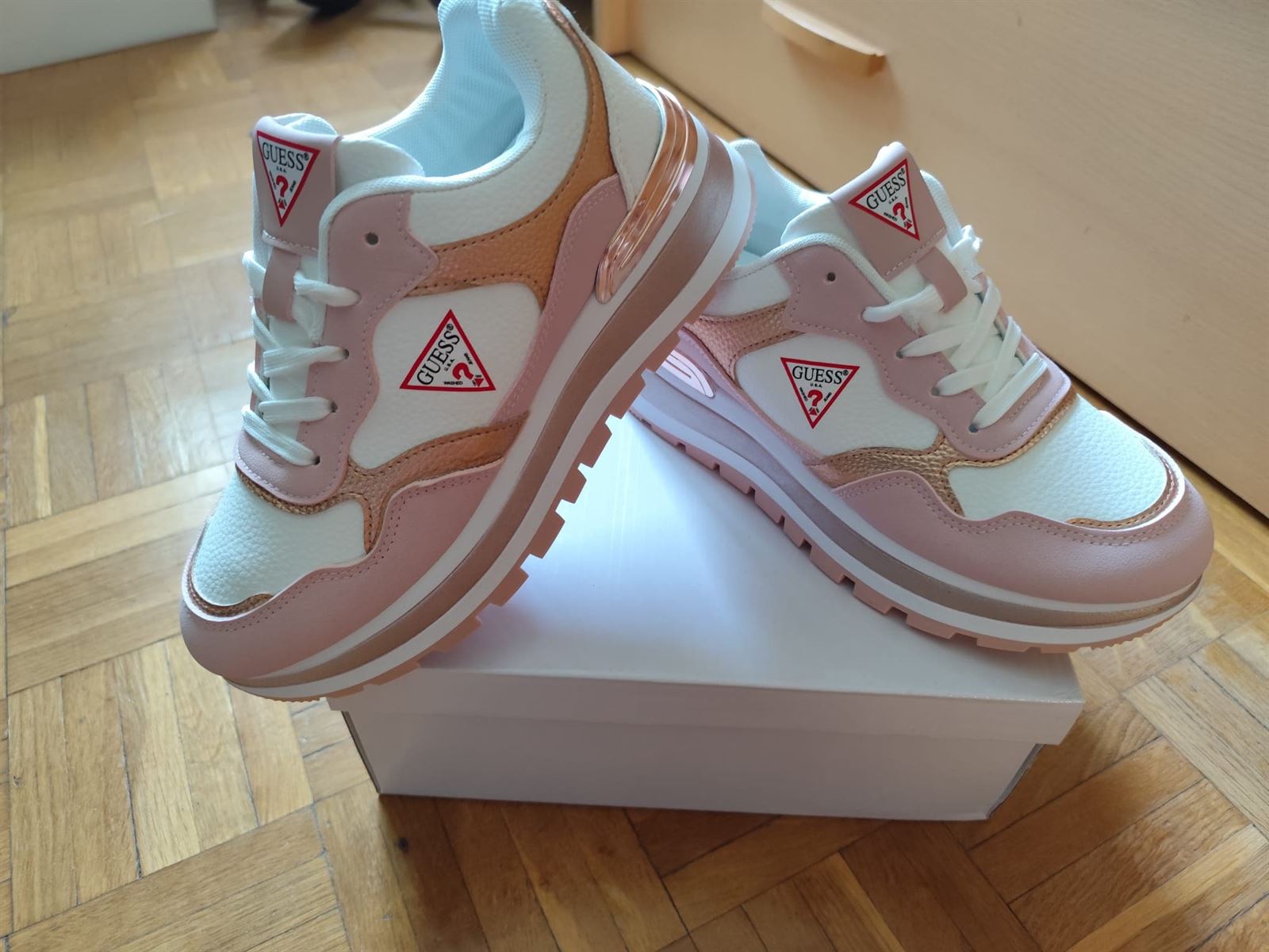 Zapatillas Guess - Imagen 1
