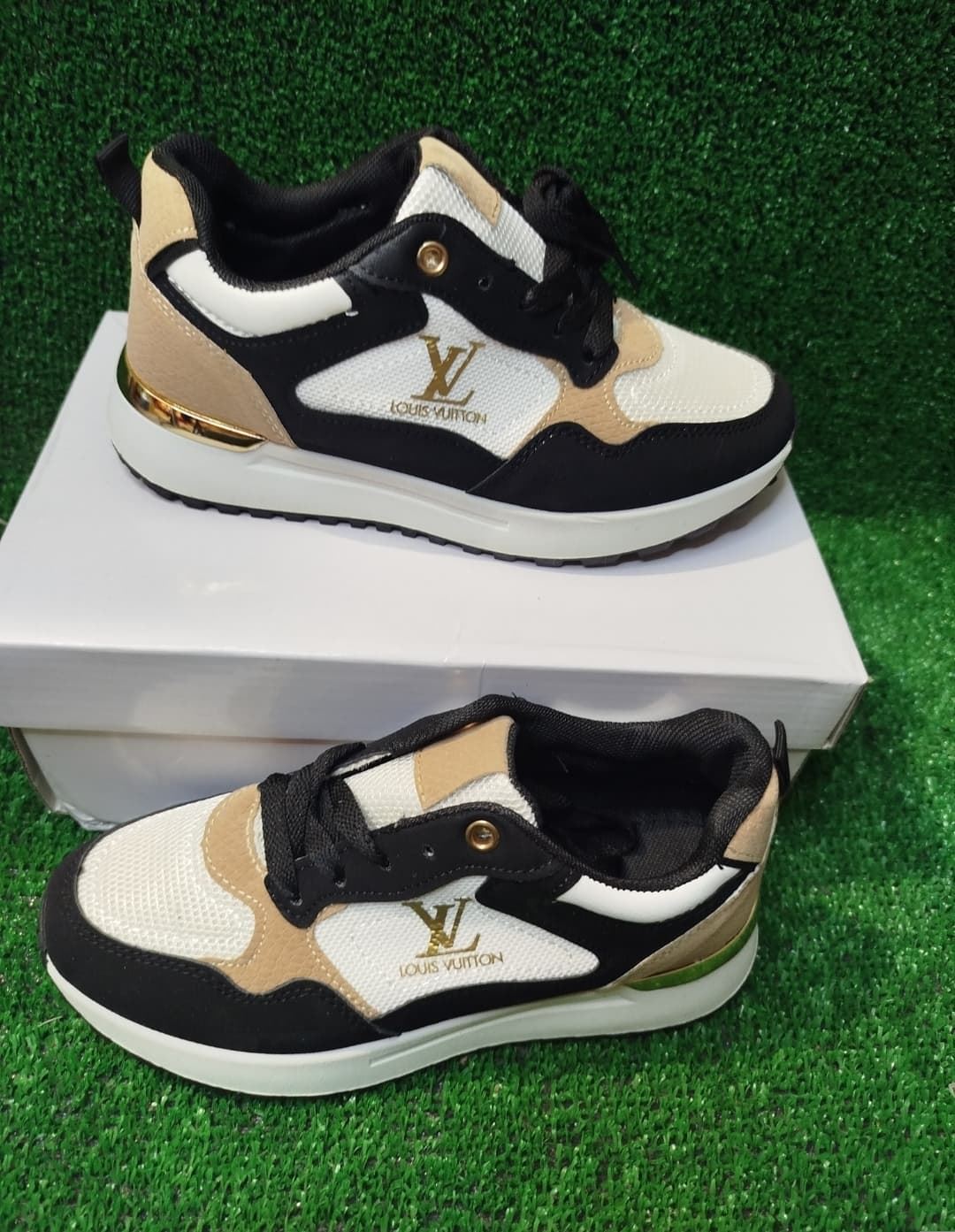 Zapatillas Louis Vuitton - Imagen 1