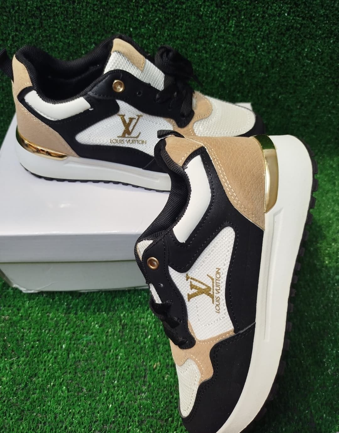 Zapatillas Louis Vuitton - Imagen 2